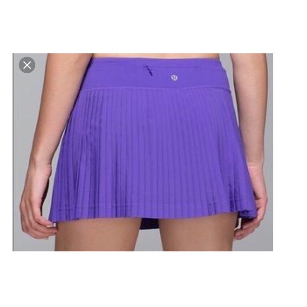 Lulemon workout shorts skirt bottoms size 6
